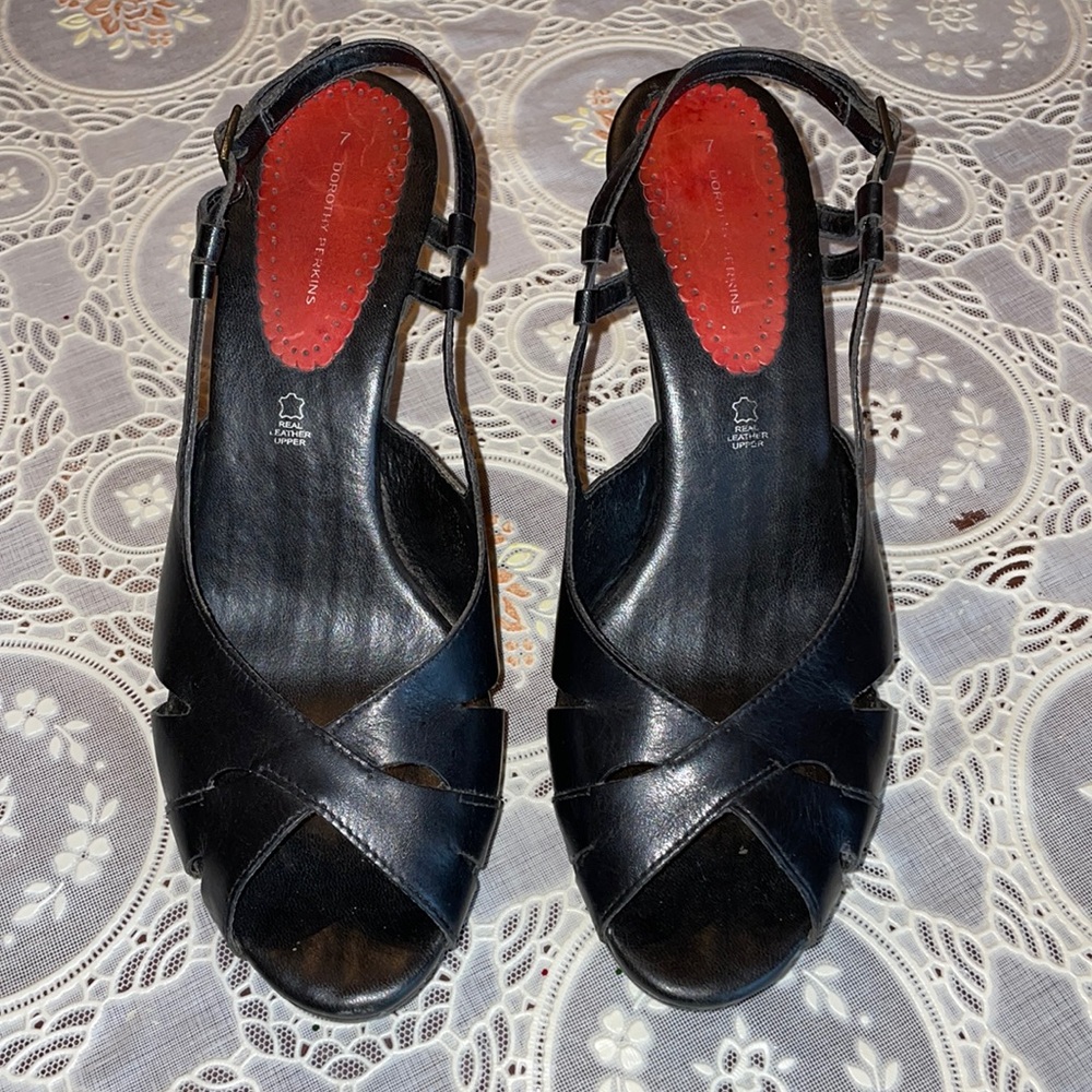 Really nice pair of Dorothy Perkins 3in Open toe hi heels real leather upper!